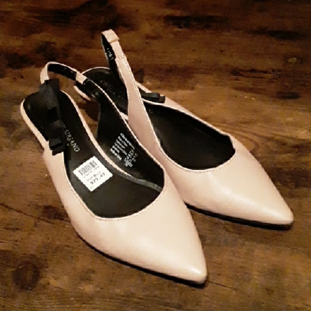 NWT Women's Sz 6.5 Cream Christian Siriano  Kitten heels  Classy Bowed Heel